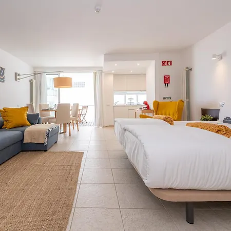 Vista Mar No Golden Club Com Acesso Piscinas & Apartamento